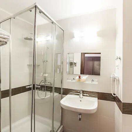 Hotel Kapri 3*
